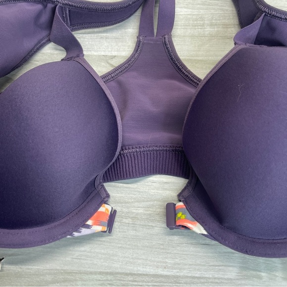 Victoria’s Secret VSX Sport Purple Front Zip Wired Sports Bra Size 34B - Picture 6 of 11